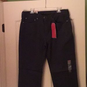 Levi’s 514 straight pant. NBW smoke free home